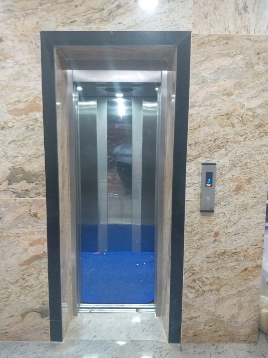 Commercial Office Elevator